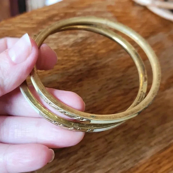 Vtg bone & brass bangle bracelet set - Picture 2 of 9